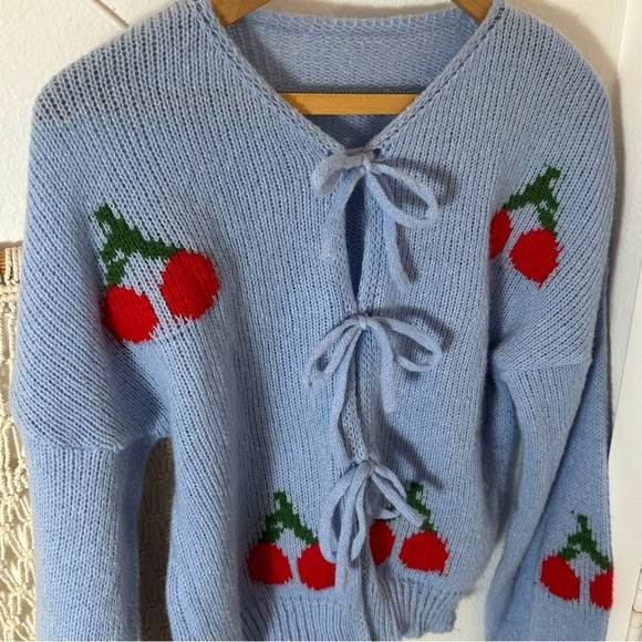 🍒 Light Blue Cherry Cottage Core Cute Bow Knit Sweater Small 🍒 - Picture 5 of 6